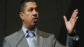 نجاة بحاح والوزراء إثر قصف مقر الحكومة اليمنية بعدن