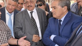 بلعايب.. كفل الأيتام وصادق التجار وحارب “بارونات الاستيراد”
