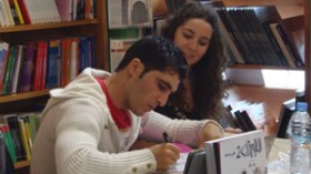 الكاريكاتوري باقي في “إصدارات” بقاعة الأطلس