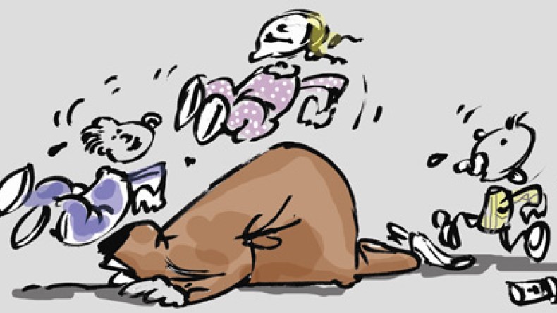 صبيان يصلون بلا وضوء وصبيات يزغردن في قمة الخشوع