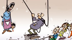 8 أبناء يضربون والدهم وأم تحرق مولودها بالسجائر حتى الموت