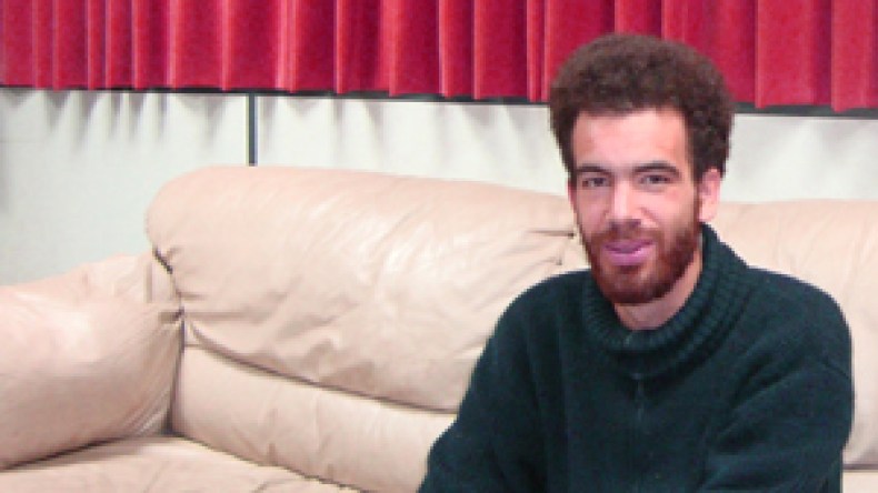 شاب ألماني يلتقي والده الجزائري بعد 27 سنة