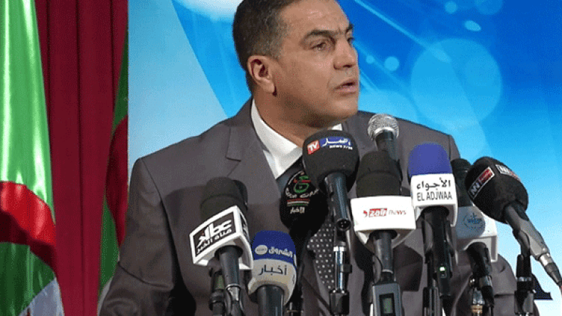 السلطة منحت الأراضي الفلاحية للأجانب ودفعت الشباب إلى الهجرة