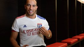 ليون يُدخل بلعمري في دائرة الشكّ ويحبسه على مقاعد الاحتياط