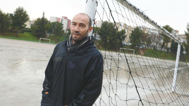 “بعض اللاعبين “متخاذلون”.. وضعيتنا معقدة والتأهل صار مستحيلا”