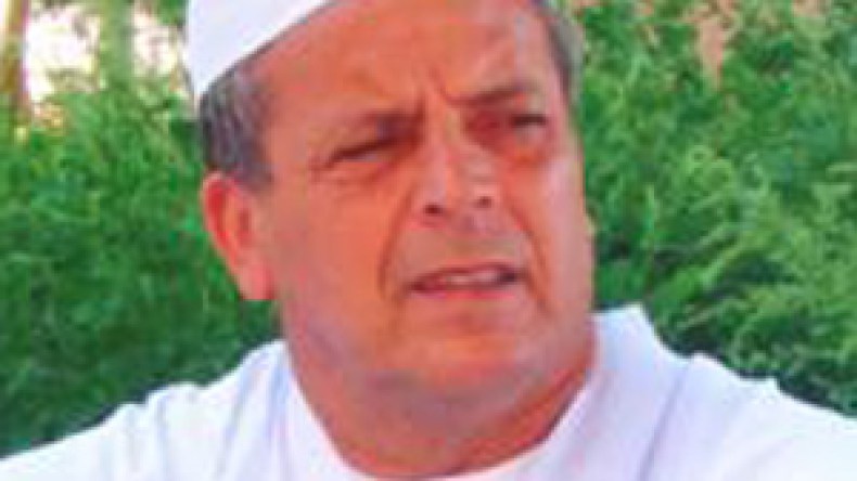 “عشرات المصريين فاجؤوني في العمرة بحبهم، وهكذا كسرت الحظر عن منع التكريمات في مكة”؟!