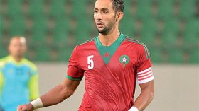 الجماهير المغربية تهاجم بن عطية وتصفه بـ”البخيل” و”الابن العاق”