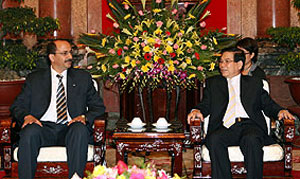 State President: Vietnam looks for more investors from Algeria
