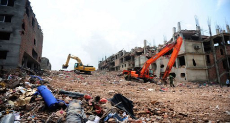Bangladesh: une survivante retrouvée dans les ruines de l'immeuble