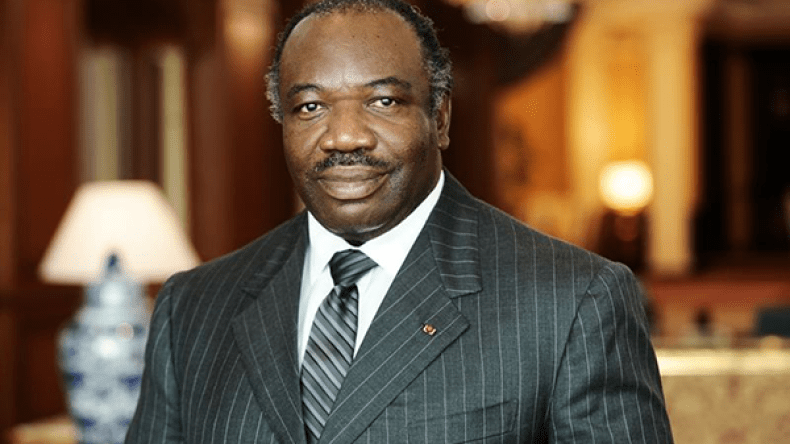 بونغو “يتوسل” المعارضة لتأجيل الحديث عن السياسة إلى ما بعد “الكان”