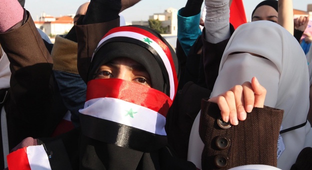 Syrie : les arrestations se multiplient, les femmes dans la rue à Banias