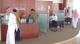 البنوك السعودية تحذر عملاءها من عمليات احتيال مصرفية عبر الهواتف الذكية