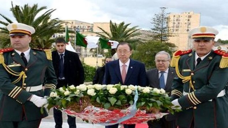 بان كي مون يترحم على أرواح الشهداء بمقام الشهيد
