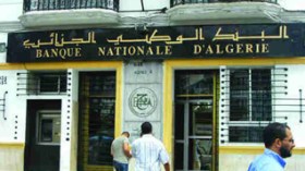 Le gouverneur de la Banque d’Algérie: La crise financière mondiale menace le pays