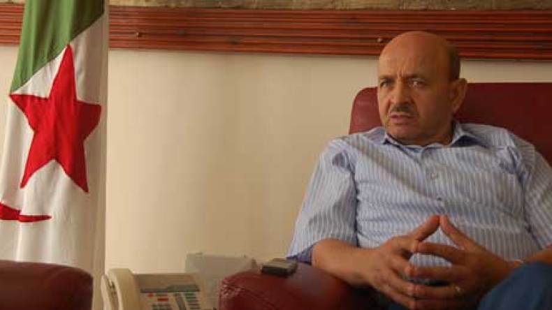 عصابة تقتحم مقرّ ديوان الحج والعمرة وتسرق أجهزة إلكترونية