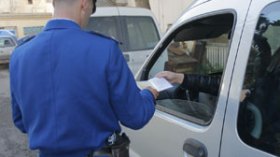 توقيف891 شخص يقودون سيارات بدون رخصة