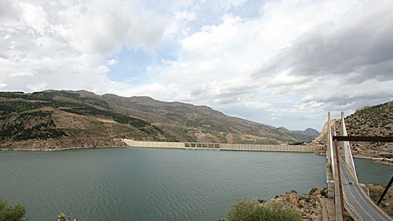 الجزائر تضخ 1500 مليار في قطاع المياه الخماسي المقبل