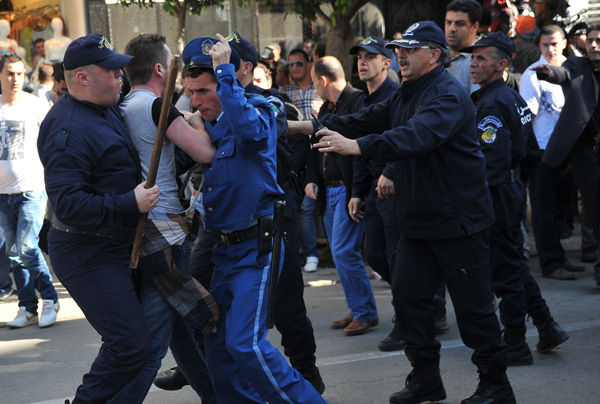 Manifestation de “Barakat”: un an de prison requis contre Mohamed Kadi et Moez Benacir