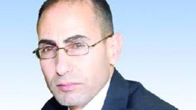 الأردني هزاع البراري يفوز بجائزة احسن نص مسرحي