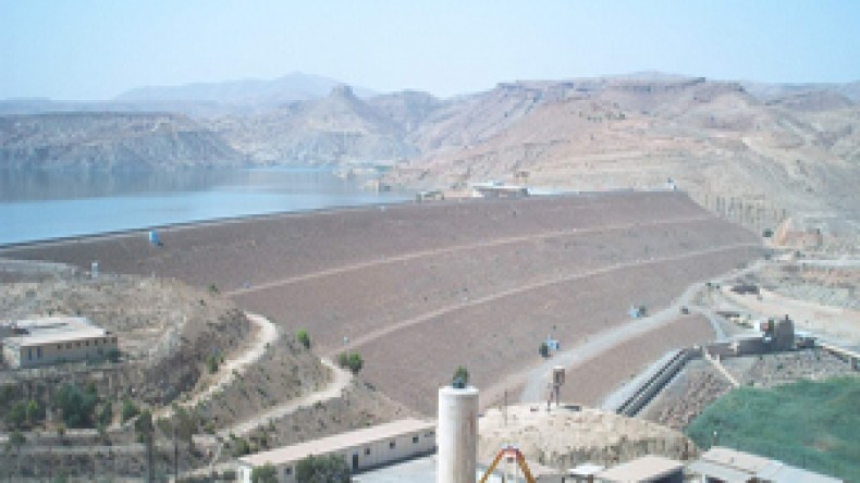10 ملايين جزائري مرشح لبناء مساكن بأعالي السدود في 2010