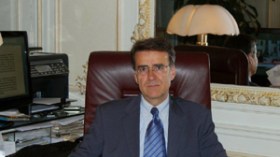 الأنظمة‭ ‬العربية‭ ‬تفكّر‭ ‬بعقل‭ ‬مخابراتي‭ ‬ولا‭ ‬تتسلح‭ ‬إلا‭ ‬لقمع‭ ‬الانتفاضات