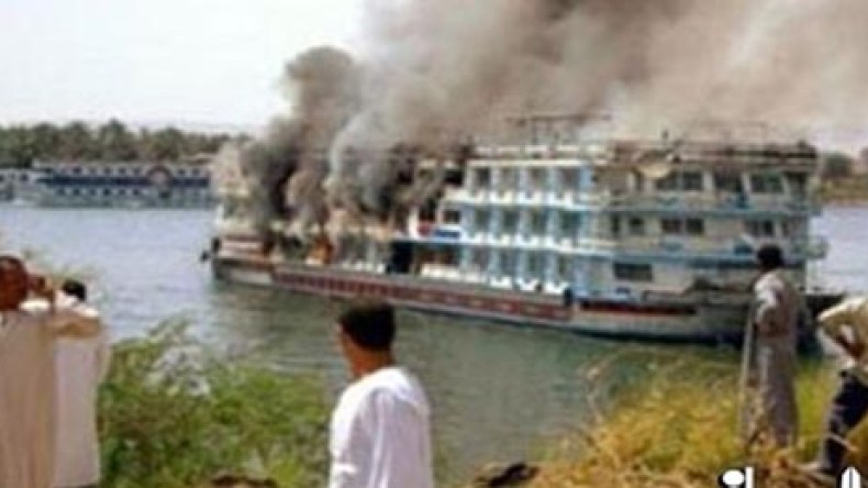 حريق بباخرة سياحية يقتل شخصا جنوب مصر