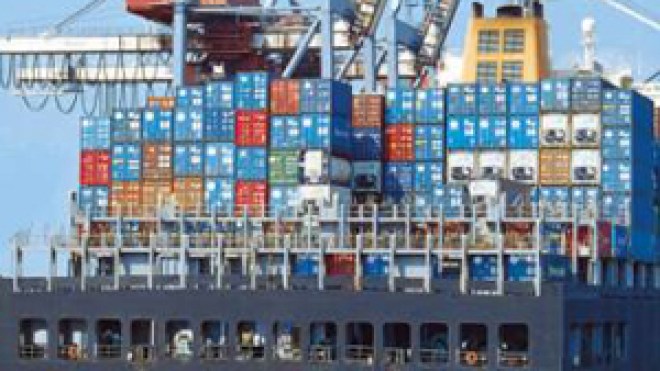 انقاذ باخرة تركية جنحت بشاطئ رأس الحديد بالمرسى بسكيكدة