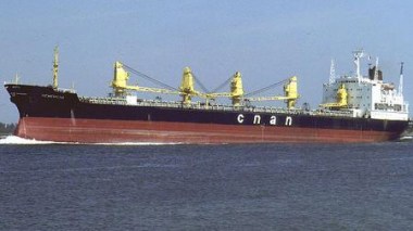 Les associations algériennes de l’immigration interpellent Amar Tou sur la crise de la flotte
