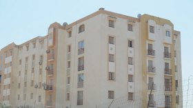 طرد ابنتيّ مجاهد من السكنات الوظيفية للشارع منذ أزيد من شهر