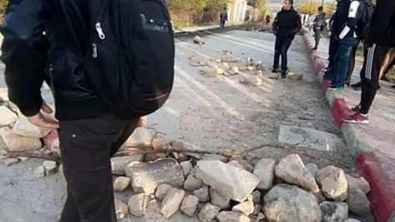 توقيف دركيين وتواصل احتجاجات تاكسلانت بباتنة