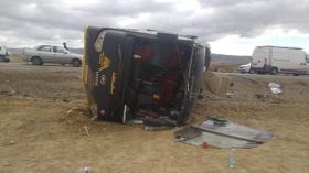 17 جريحا في انقلاب حافلة ركاب بباتنة