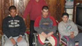 مرضى‭ ‬صقل‭ ‬الحجارة‭: ‬‮”‬ساعدونا‭ ‬على‭ ‬مفارقة‭ ‬عالمكم‭ ‬الموبوء‭ .. ‬بكرامة‮”‬