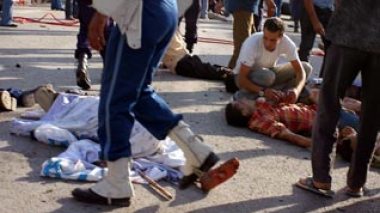 A suicide bomber surrenders east of Algeria