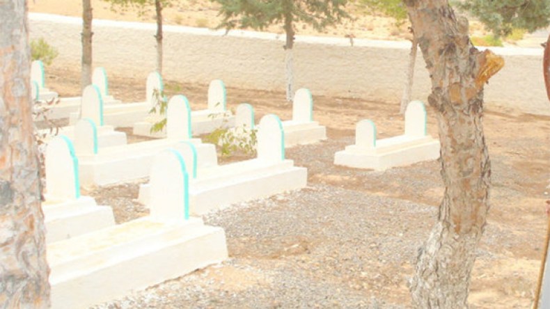 شعارات مسيئة بمقبرة للشهداء بباتنة