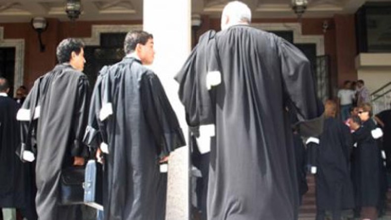 صحافيو وهران ينددون بتجاوزات نقيب المحامين