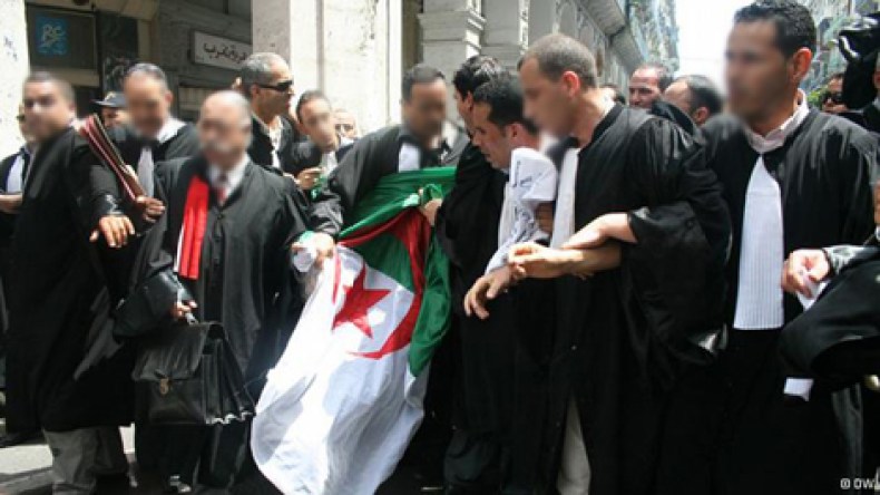 المحامون يتحركون لإبطال صلاحية طردهم من المحاكمات