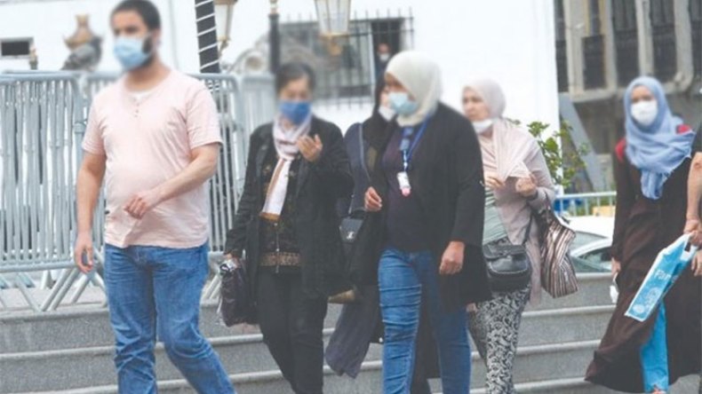 أطباء يحذرون: القناع الصحي ليس “قشابية”