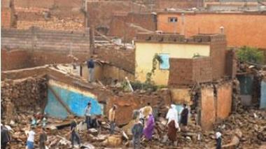 Transfert des sinistrés installés à l’école primaire El-Feth vers le centre de transit