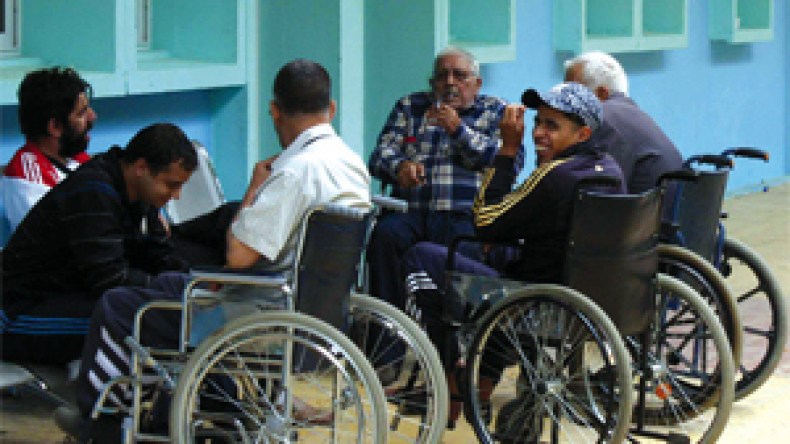 إلغاء رخص بناء المشاريع والعمارات التي لا تتلاءم مع المعوقين