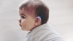 ضعف السمع عند الطفل .. كيف تعالجيه ؟