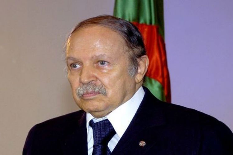 Bouteflika met fin à 34 directeurs et hauts cadres