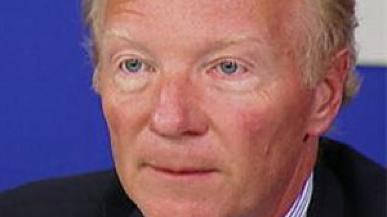 وزير الداخلية الفرنسي يعتذر للجالية المسلمة في مأدبة إفطار رمضانية بباريس