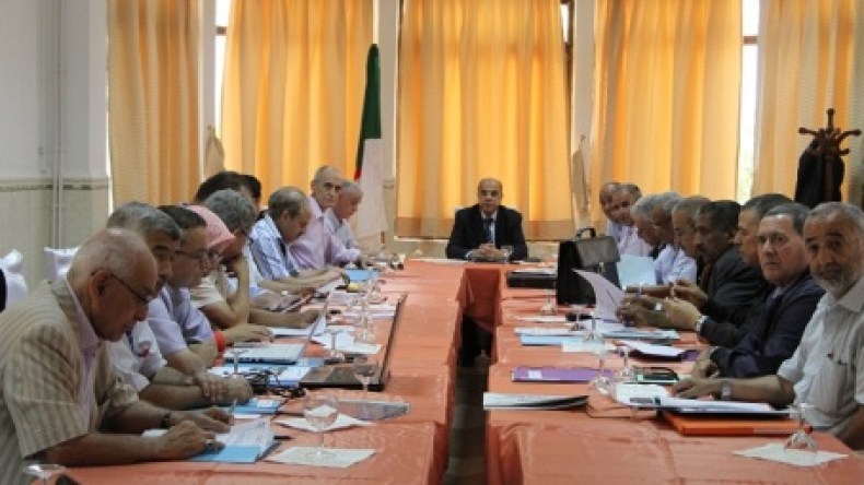 إرغام كل فريق على ضم 7 لاعبين تخرّجوا من مدرسته الكروية