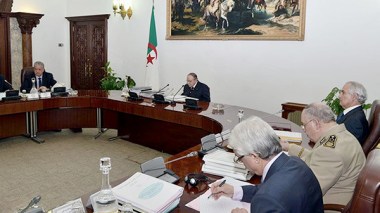Bouteflika octroie la PJ militaire à la sécurité de l’armée