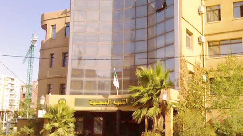 1000 جزائري اشتروا خدمات بنكية “حلال”  وضخوا 200 مليار!