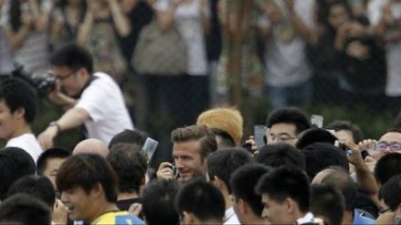 إصابة 7 أشخاص في مباراة استعراضية للنجم بيكهام