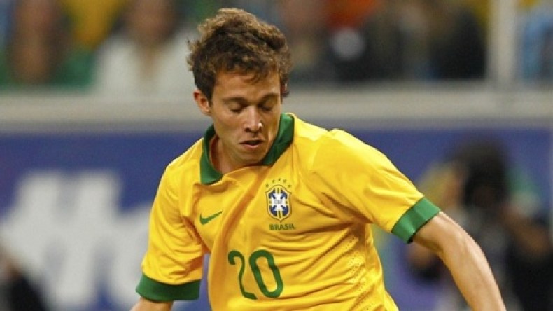 فريق أوكراني يغري لاعبا برازيليا بطبقه المفضّل!