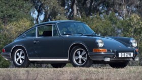 بيكهام يطفئ شمعته الـ 38 بسيارة “ستيف ماكوين”!