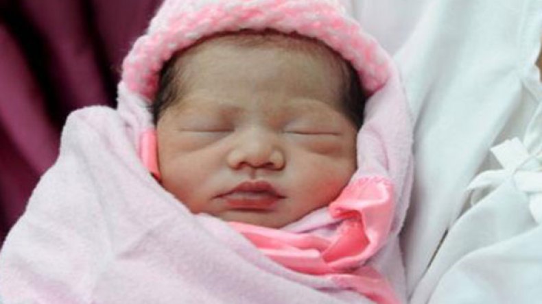 صعق زوجته حتى الموت لإنجابها طفلة ثانية