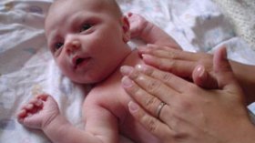 رضيع‮ ‬ينقل‮ ‬فيروس‮ ‬أنفلونزا‮ ‬الخنازير‮ ‬من‮ ‬والديه